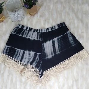Nwot Black and White Crochet Hem Summer Shorts